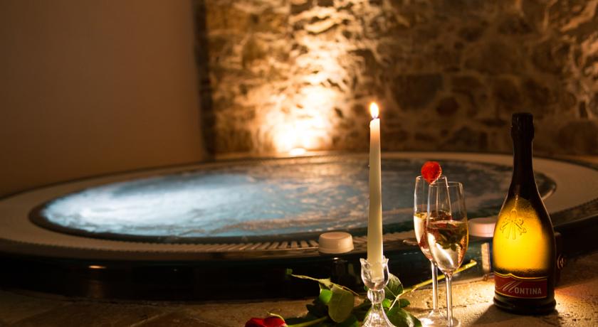 Weekend benessere in relais sul lago trasimeno suite con ... Camere con idromassaggio toscana
