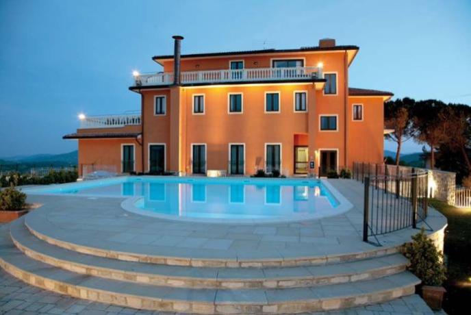 Hotel a Nord dell'Umbria con Centro Benessere, Piscina ed un ottimo Ristorante, ideale per visitare Gubbio, Perugia e Citta di Castello.