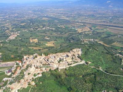 Montefalco foto aerea, posizione panoramica 