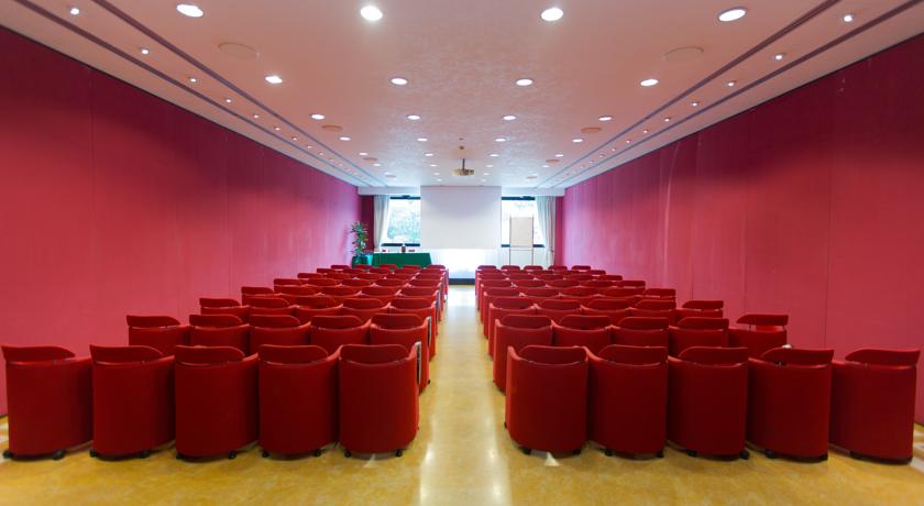 sala meeting nell'hotel a 4 stelle di Pomezia
