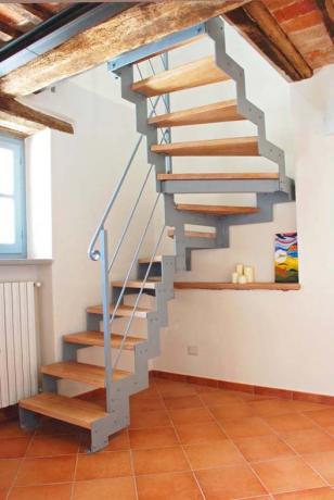 s3-1 scala prefabbricata per interno pedate in legno