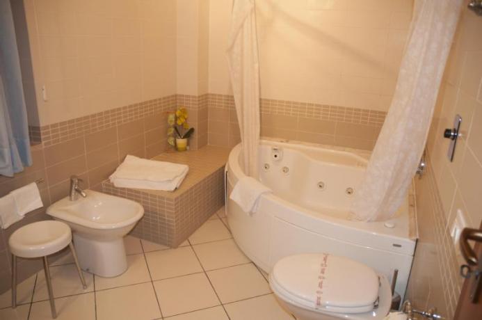 Senior Suite - Vasca Idromassaggio Angolare San-Vito-LoCapo