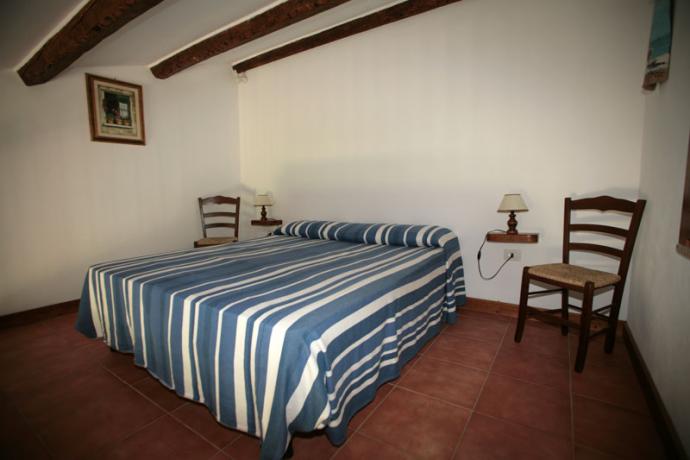 Appartamento palmento con letto matrimoniale a Zambrone