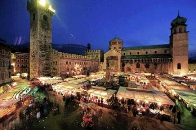 Gioia e colori ai mercatini di Natale di Trento