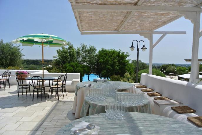 Terrazzo panoramico con Bar Hotel 3 stelle Ostuni