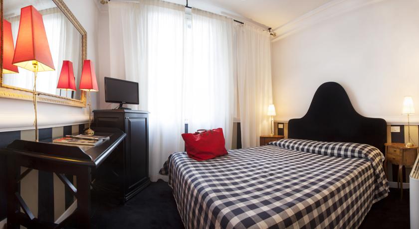 camera matrimoniale hotel centro Firenze