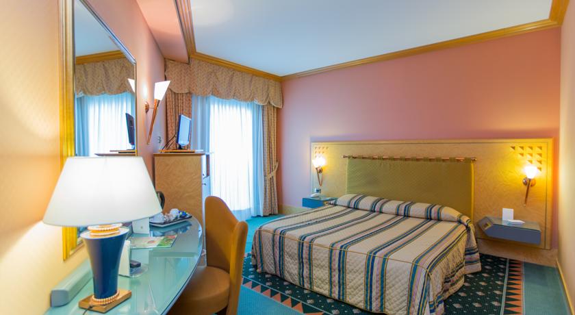Camera classic in hotel a Pomezia