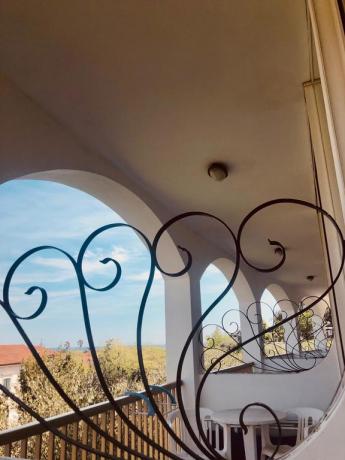 Camera con balcone a 700m mare Imperia
