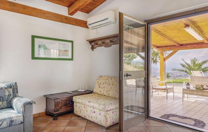 Depandance ideale per famiglie aria condizionata Laureana Cilento