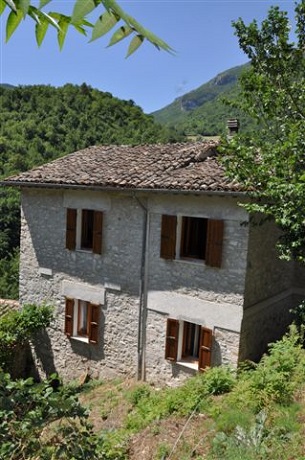 Casolare agriturismo a Scheggino Pace di Sensi
