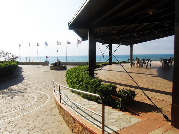 Villaggio di fronte al Mar Tirreno