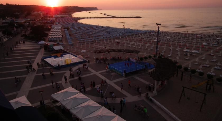 Lido Hotel Astoria direttamente sulla spiaggia Fano
