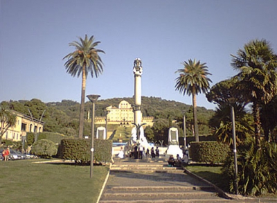 The square Piazza di Frascati