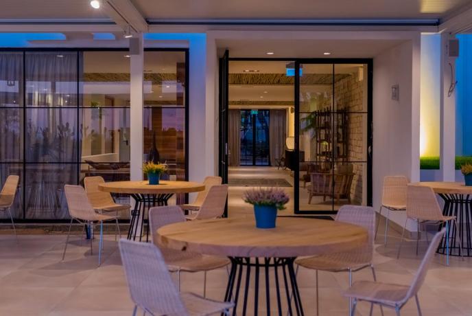 Vacanze a Baia-Domizia in hotel 4stelle fronte mare