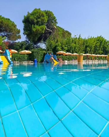 Giochi per bambini in Piscina Attrezzata