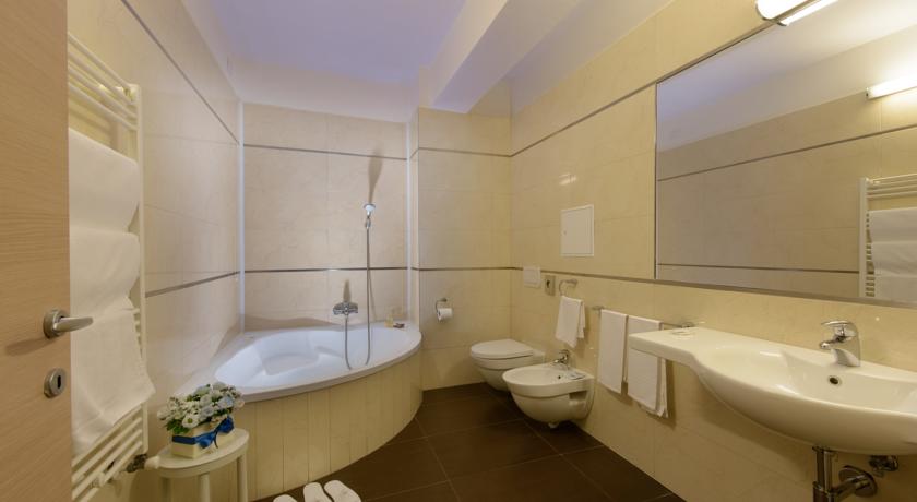 Bagno privato in camera all'hotel in Campania 