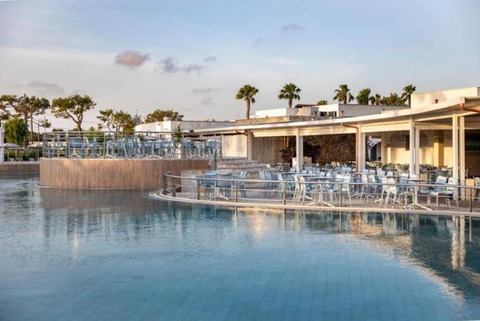 Bar Piscina villaggio 4 stelle