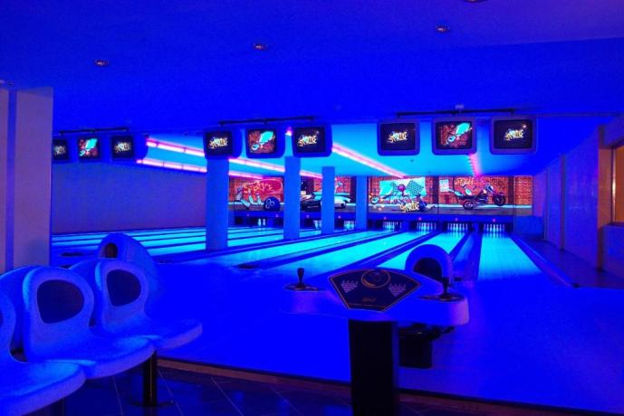 Resort 4 stelle  piste da Bowling Porto-cesareo 