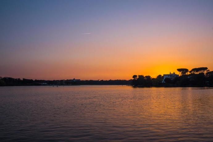 Albergo sul lago di Paola ideale per birdwatching