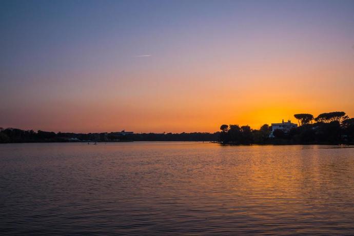 Albergo sul lago di Paola ideale per birdwatching 