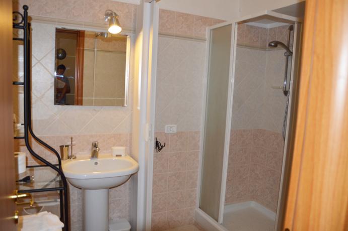 Bagno appartamento residence vicino Lago Vico 