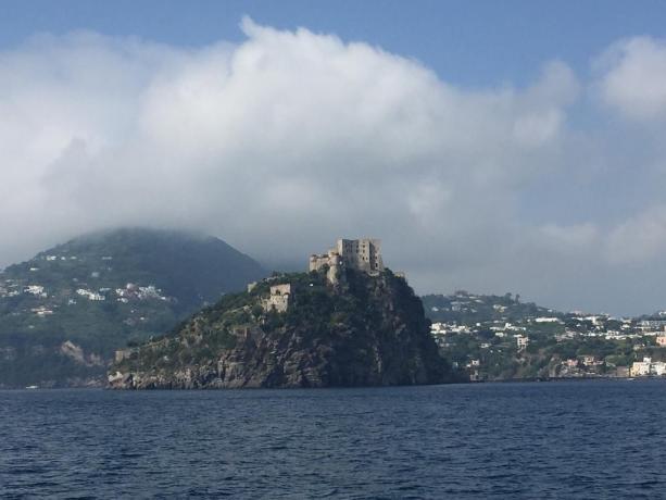 Veduta Castello Aragonese ad Ischia 