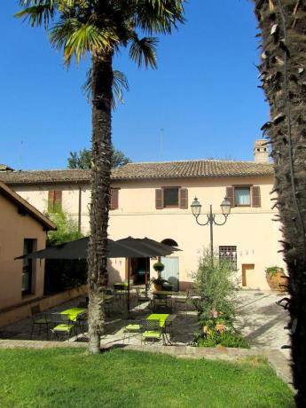 OFFERTA WEEKEND in incantevole Relais a Foligno vicino al Centro Storico con Bonus Vacanze Accettato