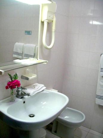 Camera matrimoniale con bagno privato Atri