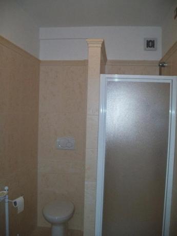Appartamento Montefalco - bagno doccia