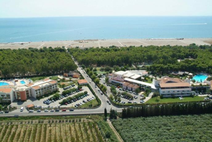 Villagio con piscine-impianti-sportivi-Spa-spiaggia-ristoranti Nova Siri 