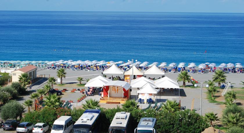 Hotel con Piscina direttamente sul mare 