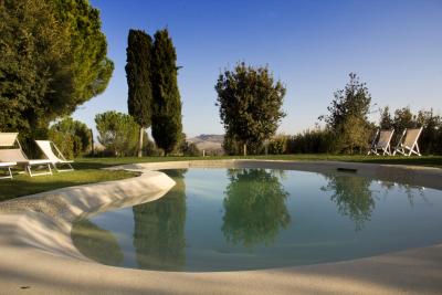 Piscina esterna privata riservata agli ospiti 