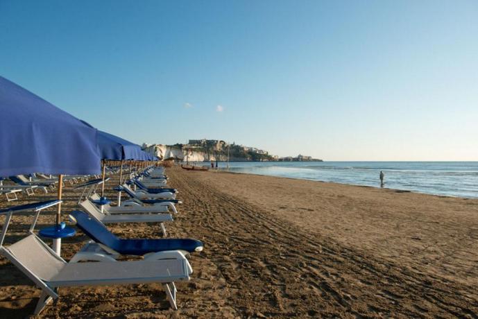 Lungomare e Spiaggia a Vieste 