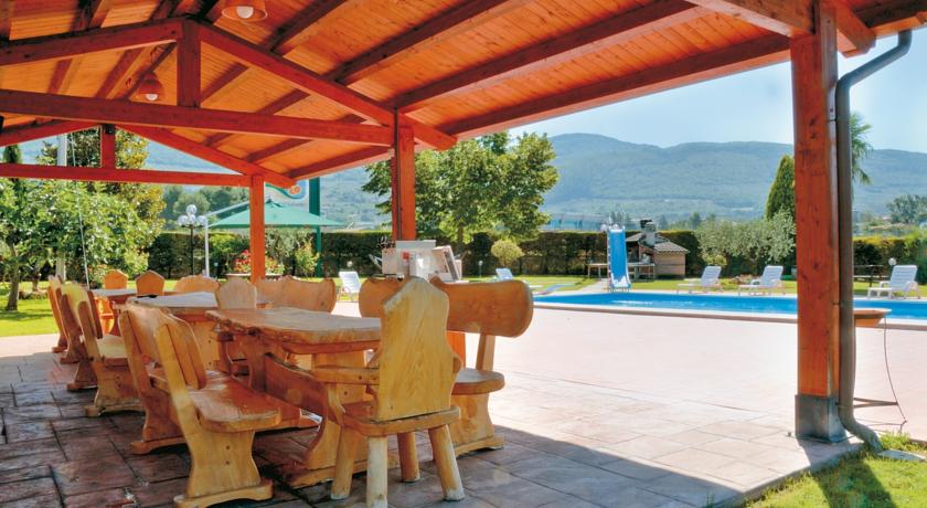 Piscina per gli ospiti dell'Agriturismo Assisi 