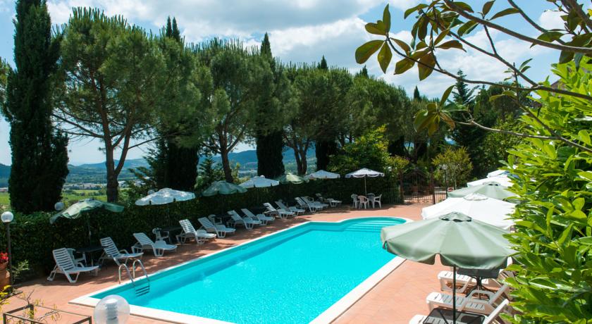 Hotel vicino al lago Trasimeno 