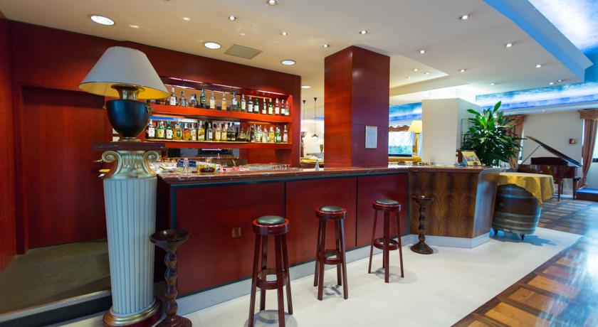 bar, ristorante, sala congressi hotel a Roma
