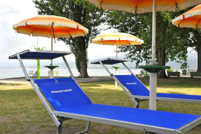 Spiaggia-attrezzata-Hotel-3stelle sul Lago Trasimeno-umbria