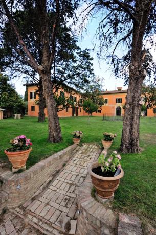 Villa lusso con giardino e piscina Perugia-Piscille