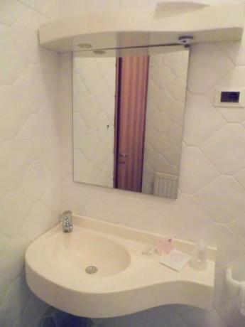 Bagno in camera hotel ischia