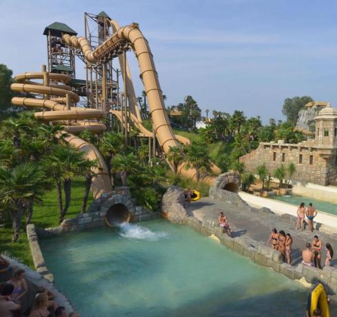 Scivoli acquatici in parco a tema Jesolo Venezia
