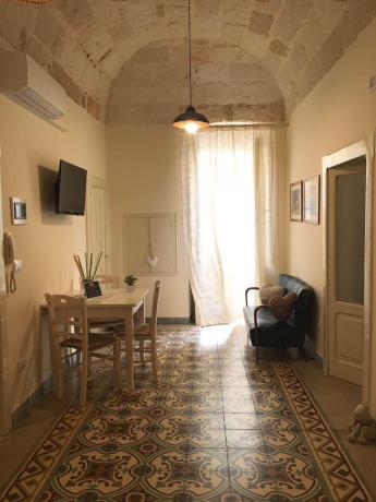 Sala da pranzo appartamento vacanza 4persone Polignano-a-Mare