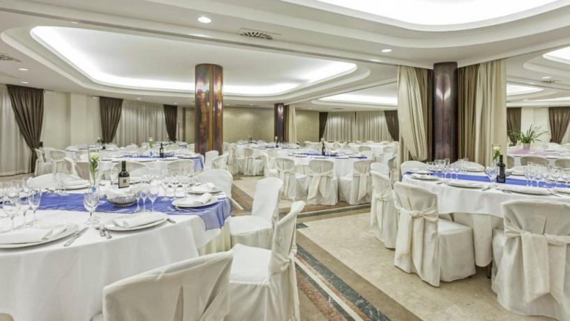 Sala ristorante albergo elegante 4 stelle Avezzano 