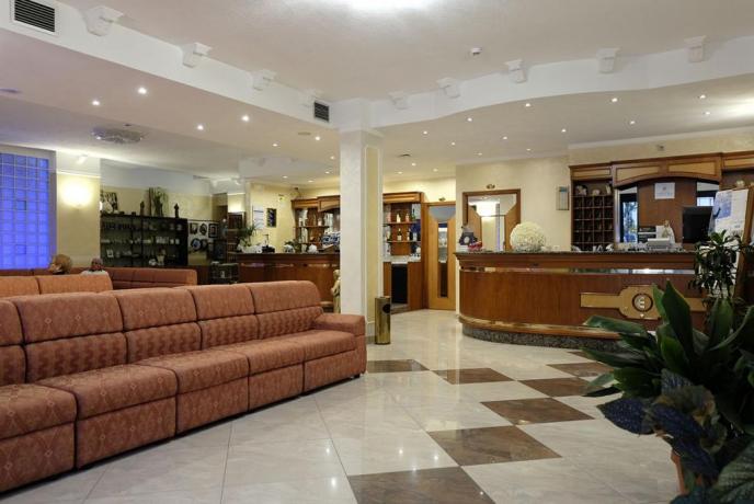 Albergo3stelle con Giardino e Servizio-Navetta San-Giovanni-Rotondo