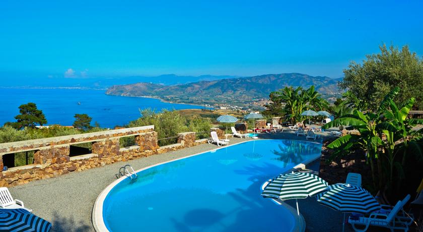 2 Piscine panoramiche fronte mare, Ristorante, campi da tennis, prezzi bassi