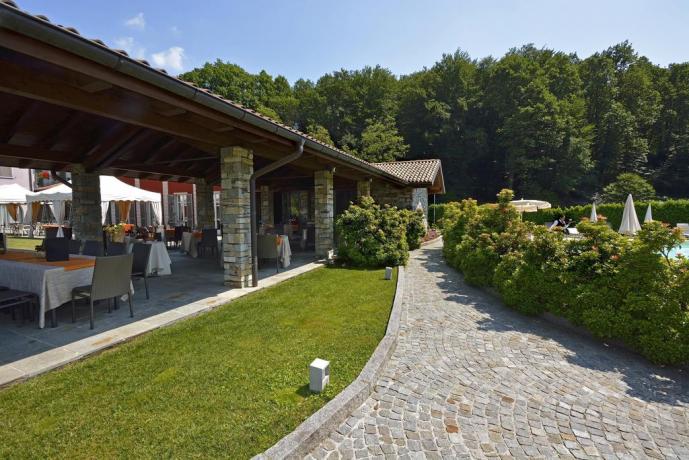 Hotel 4 stelle con enorme giardino