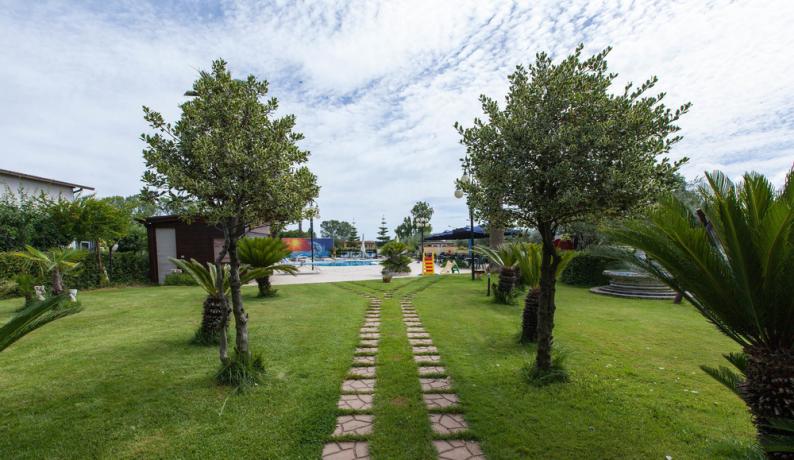 Hotel con giardino e piscina marina degli abruzzi