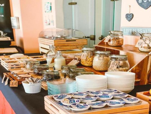 Prima Colazione a Buffet con Prodotti locali