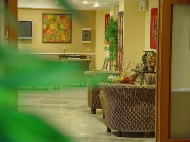 Sala comune hotel 4 stelle Taranto