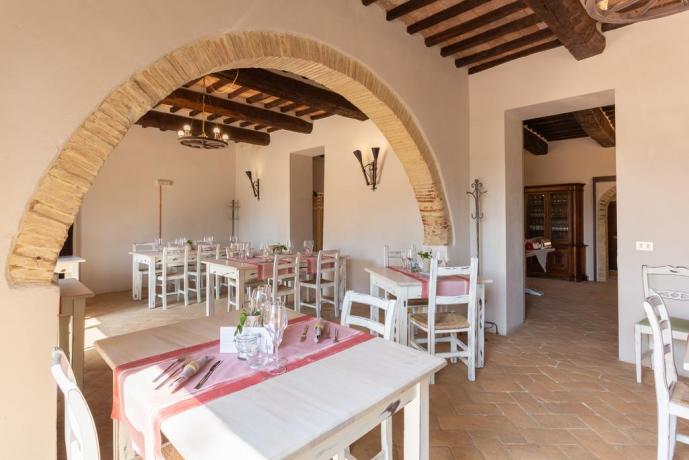 Sala Ristorante con Catering disponibile 