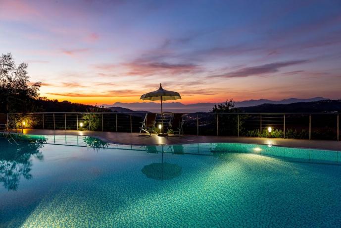 Piscina panoramica sul Golfo di Agropoli con appartamenti-vacanza